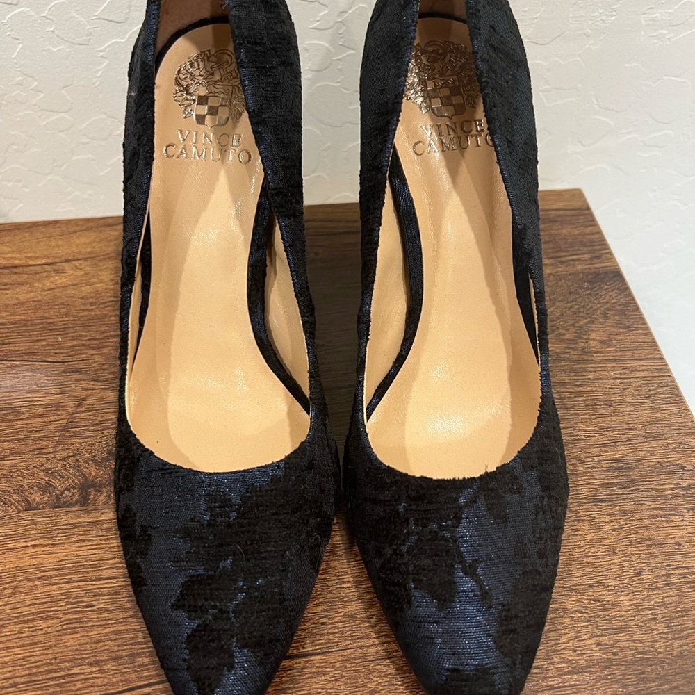 🌼Vince Camuto Block Heel NWOB🌼